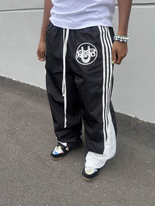 BAGGY NYLON SWEATS